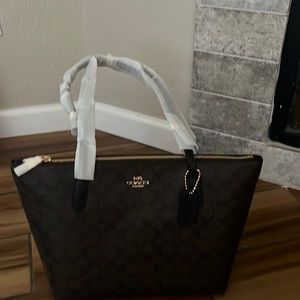 Brand new coach bag never been worn or used